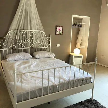 Decri Bed & Breakfast 3*